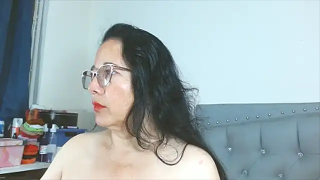 maturepriscila online show from February 2026 02:42:02 PM