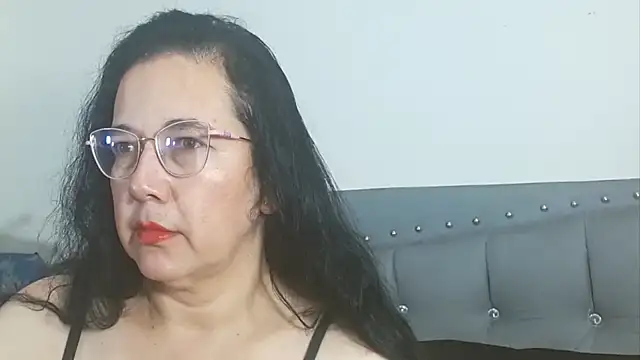maturepriscila online show from June 2026 01:15:01 PM