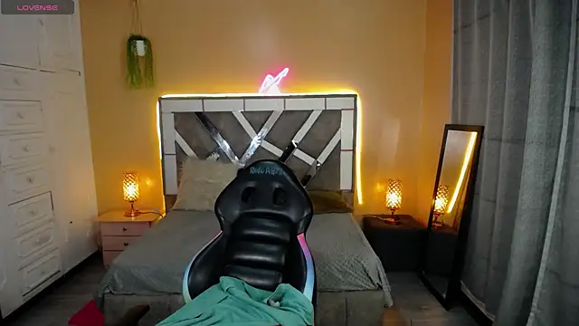 Snapshot of Kate_Laurence_ chatting on January 2025 07:06:01 AM Kate Laurence online show from January 2025 07:06:01 AM