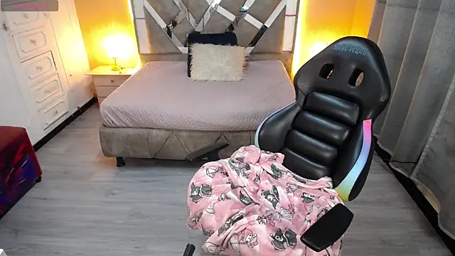 Snapshot of Kate_Laurence_ chatting on March 2025 10:20:01 PM Kate Laurence online show from March 2025 10:20:01 PM