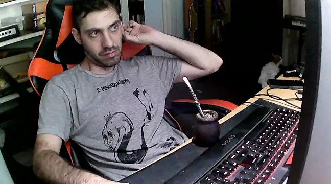 Snapshot of johnwood88 chatting on February 2025 10:20:02 AM johnwood88 online show from February 2025 10:20:02 AM