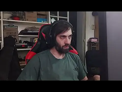 Snapshot of johnwood88 chatting on December 2025 04:00:02 AM johnwood88 online show from December 2025 04:00:02 AM