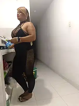 Snapshot of milf_venus chatting on December 2024 11:05:02 PM milf venus online show from December 2024 11:05:02 PM