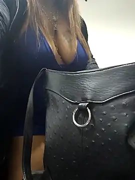 Snapshot of milf_venus chatting on March 2025 12:47:01 AM milf venus online show from March 2025 12:47:01 AM