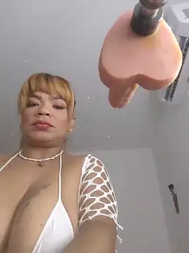Snapshot of milf_venus chatting on May 2026 08:25:02 PM milf venus online show from May 2026 08:25:02 PM