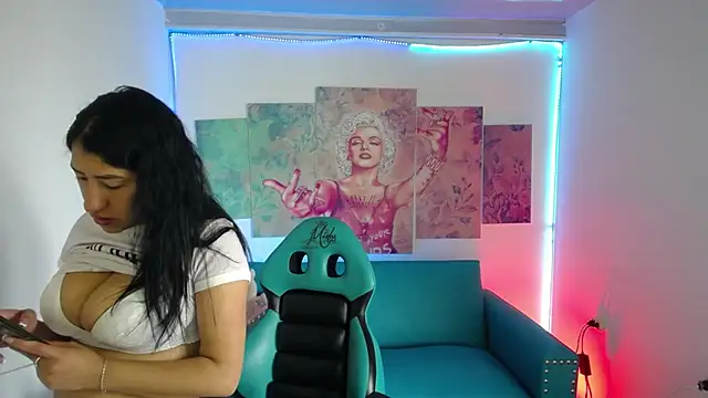 Sofi hot 4m online show from January 2026 01:48:02 PM