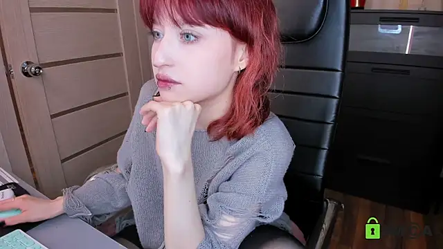 Snapshot of ElizaNik_ chatting on May 2026 12:40:02 AM ElizaNik online show from May 2026 12:40:02 AM