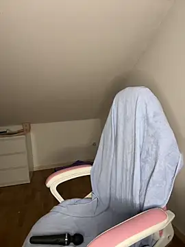 LeMagique- online show from February 2025 09:43:02 PM