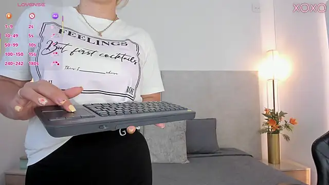 Saori newman online show from April 2026 12:03:02 PM