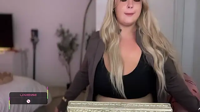 blairbella online show from September 2025 05:27:01 PM