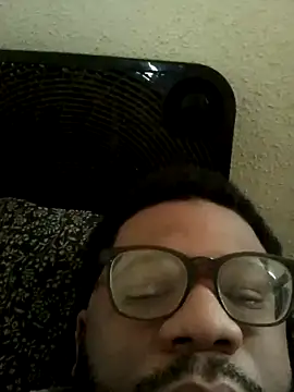 Snapshot of dvaughn3117 chatting on March 2025 03:56:01 PM dvaughn3117 online show from March 2025 03:56:01 PM