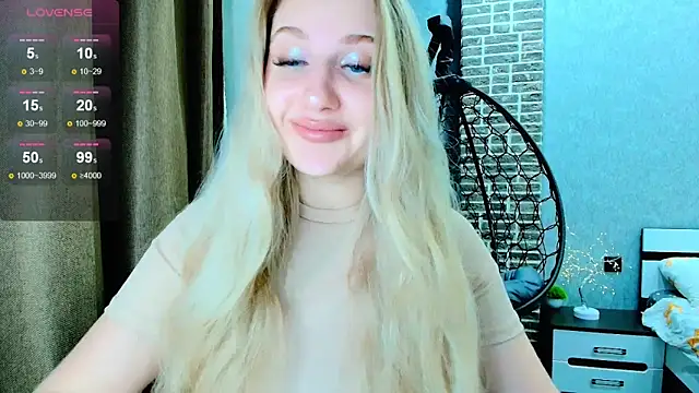 Evacadooo online show from September 2025 07:24:02 PM