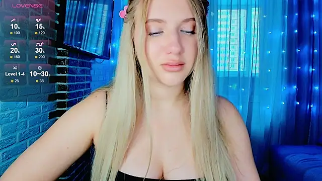 Evacadooo online show from October 2025 06:54:02 AM