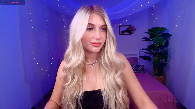 Snapshot of Evacadooo chatting on July 2026 03:04:01 AM Evacadooo online show from July 2026 03:04:01 AM