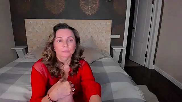 Snapshot of AllisonWilliams chatting on December 2024 06:26:02 PM AllisonWilliams online show from December 2024 06:26:02 PM