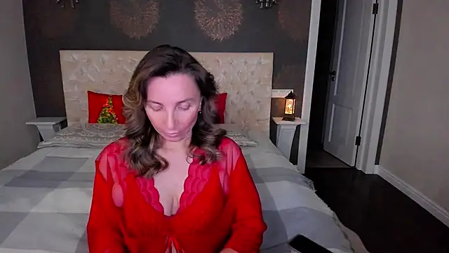 Snapshot of AllisonWilliams chatting on December 2024 06:28:02 PM AllisonWilliams online show from December 2024 06:28:02 PM