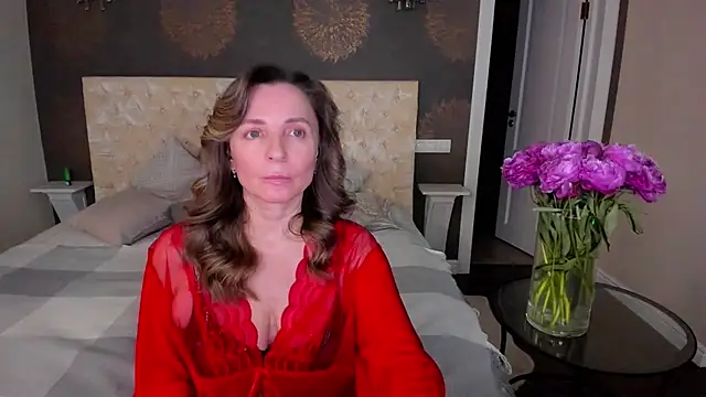 Snapshot of AllisonWilliams chatting on February 2025 07:40:02 PM AllisonWilliams online show from February 2025 07:40:02 PM