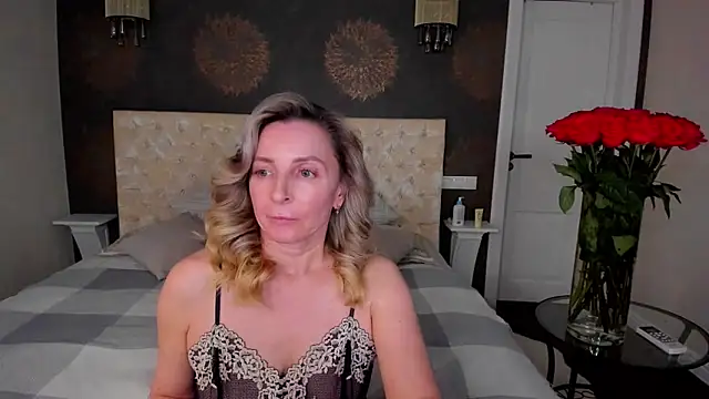 Snapshot of AllisonWilliams chatting on September 2025 05:24:01 PM AllisonWilliams online show from September 2025 05:24:01 PM