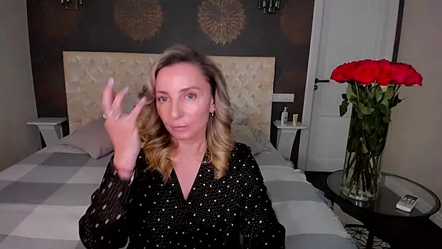 Snapshot of AllisonWilliams chatting on September 2025 04:30:01 PM AllisonWilliams online show from September 2025 04:30:01 PM