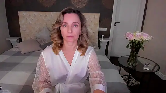 Snapshot of AllisonWilliams chatting on October 2025 05:13:01 PM AllisonWilliams online show from October 2025 05:13:01 PM