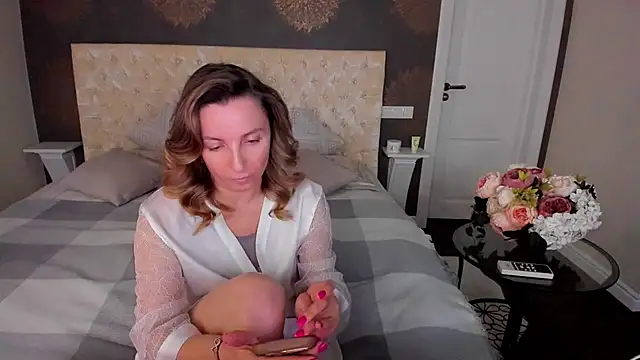 Snapshot of AllisonWilliams chatting on November 2025 05:36:02 PM AllisonWilliams online show from November 2025 05:36:02 PM