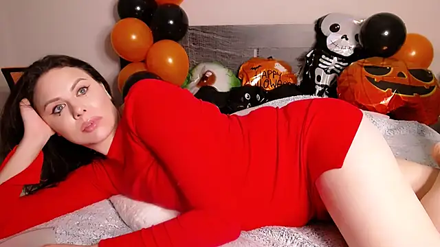 MollyCheiz online show from October 2025 04:30:02 PM