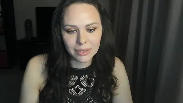 Snapshot of MollyCheiz chatting on June 2026 10:58:02 PM MollyCheiz online show from June 2026 10:58:02 PM