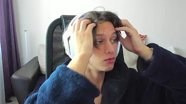 Ostin meow online show from October 2025 07:41:01 AM