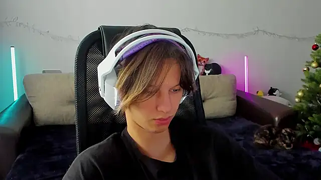 Ostin meow online show from December 2025 05:58:02 AM