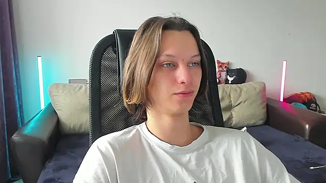 Snapshot of Ostin_meow chatting on May 2026 08:55:02 AM Ostin meow online show from May 2026 08:55:02 AM