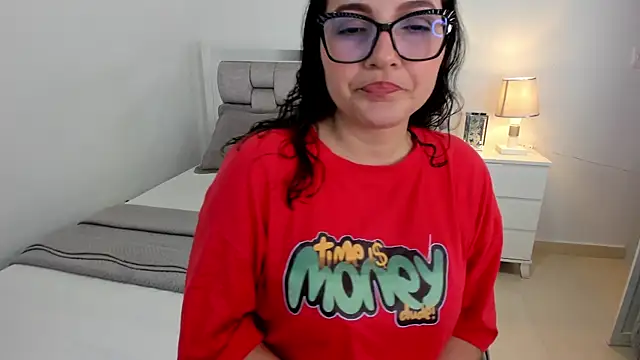 Camilaa bueno online show from April 2026 10:47:02 PM