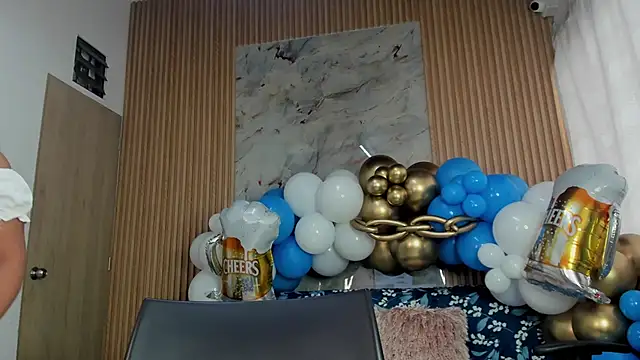 Any topless online show from October 2025 11:05:02 AM