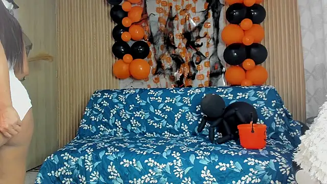 Any topless online show from October 2025 11:03:01 AM