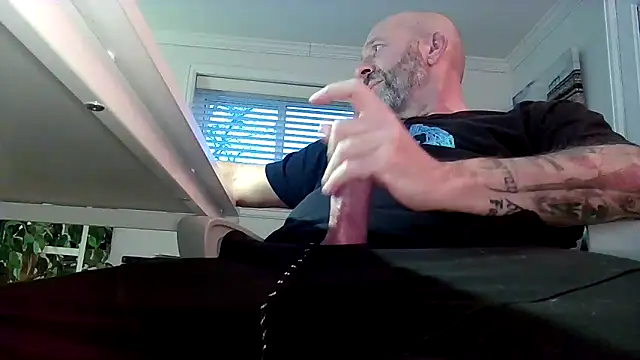 Snapshot of MileHighCock chatting on December 2024 11:39:01 PM MileHighCock online show from December 2024 11:39:01 PM