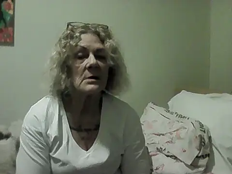 Snapshot of housewife_shantie chatting on March 2026 07:28:02 PM housewife shantie online show from March 2026 07:28:02 PM