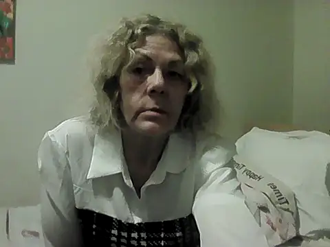 Snapshot of housewife_shantie chatting on March 2026 06:14:01 PM housewife shantie online show from March 2026 06:14:01 PM