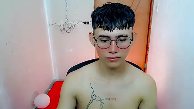 Snapshot of tanjiro_cute chatting on October 2025 08:13:01 AM tanjiro cute online show from October 2025 08:13:01 AM