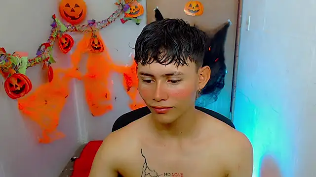 Snapshot of tanjiro_cute chatting on November 2025 10:16:01 AM tanjiro cute online show from November 2025 10:16:01 AM