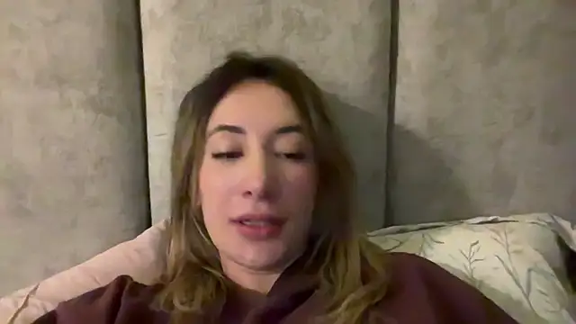 Snapshot of Gabby_cruz_ chatting on December 2024 06:11:02 AM Gabby cruz online show from December 2024 06:11:02 AM