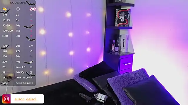 Alisson Wynter online show from December 2025 03:46:02 AM