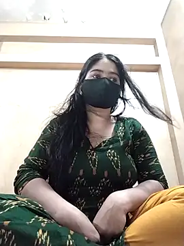 Magical Girl- online show from November 2025 03:17:01 AM