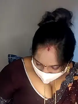 Snapshot of Sexy_Radhikaa chatting on February 2025 09:22:01 AM Sexy Radhikaa online show from February 2025 09:22:01 AM