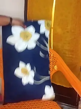 Snapshot of Sexy_Radhikaa chatting on November 2025 04:44:02 AM Sexy Radhikaa online show from November 2025 04:44:02 AM