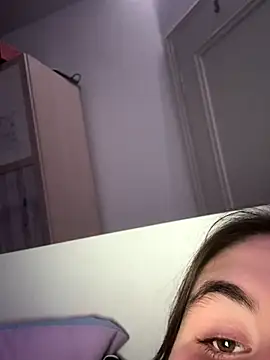 hotiee online show from December 2024 08:00:02 PM