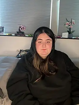 hotiee online show from March 2026 03:49:01 PM