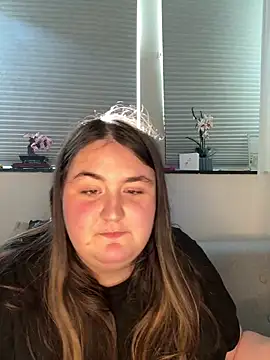 hotiee online show from April 2026 02:03:02 PM