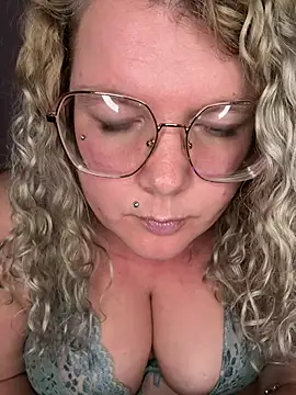 CurvyAnonymousGirl89 online show from February 2025 04:53:02 PM