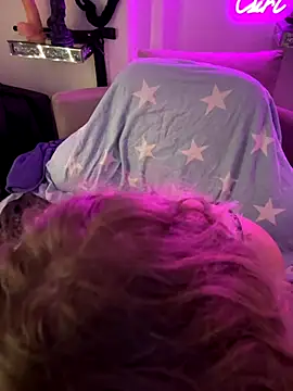 CurvyAnonymousGirl89 online show from September 2025 03:12:02 PM