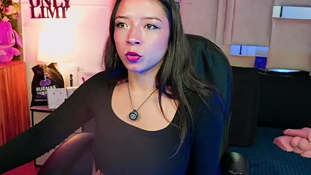 Snapshot of natacha__black_ chatting on May 2026 10:06:02 PM natacha black online show from May 2026 10:06:02 PM