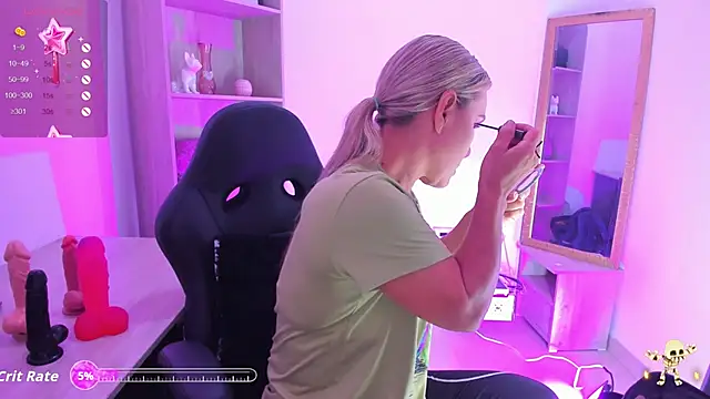 Evangeline johns online show from November 2025 08:08:01 PM